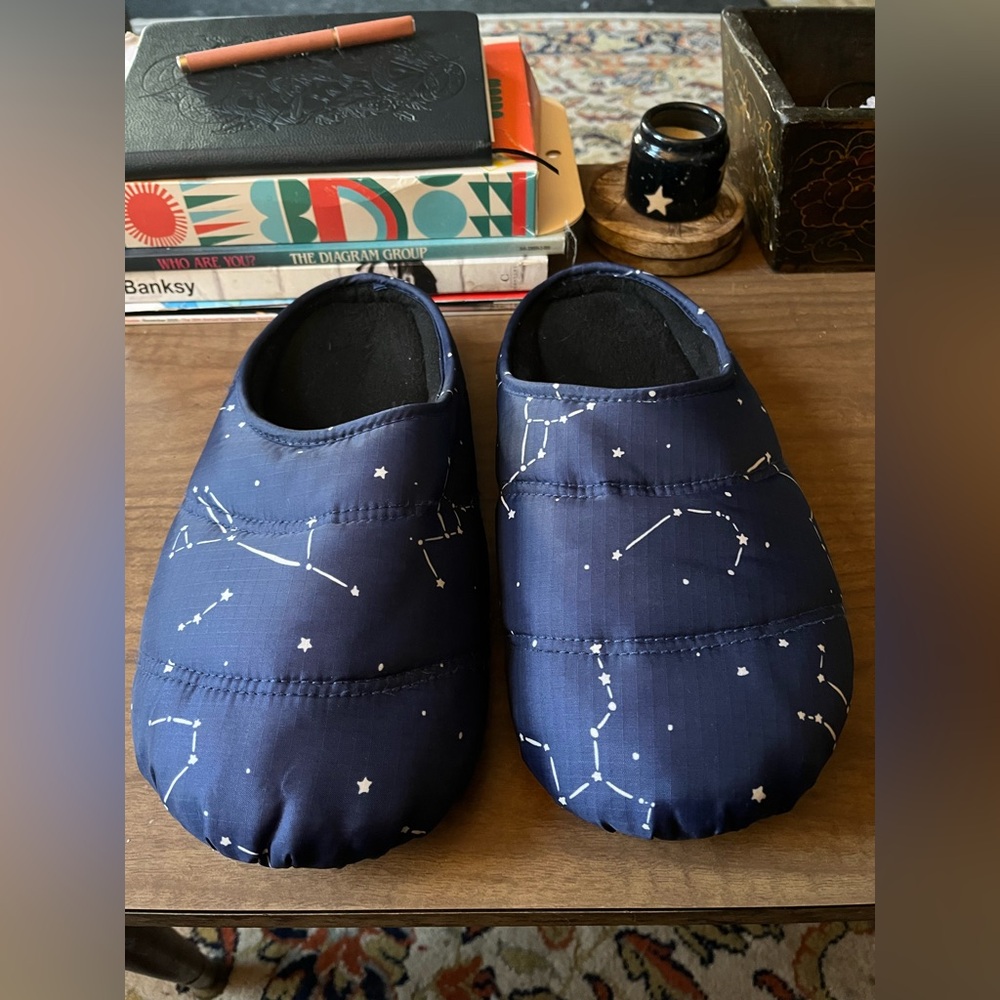 RARE BAGGU Constellation Midnight Blue Puffy Slippers L